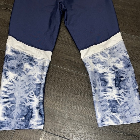 Under Armour Compression Alpha Heat Gear Tie Dye Capri Size Medium Blue/White - Picture 4 of 11